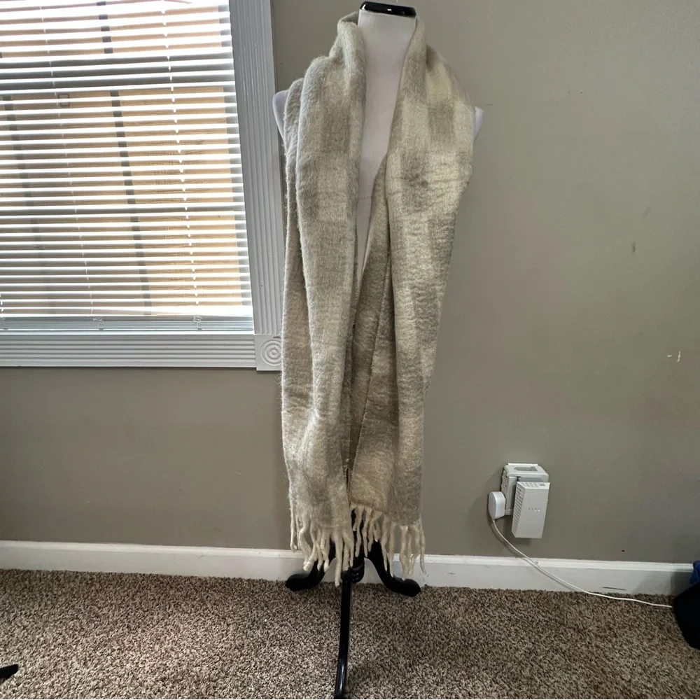 Madewell soft stylish